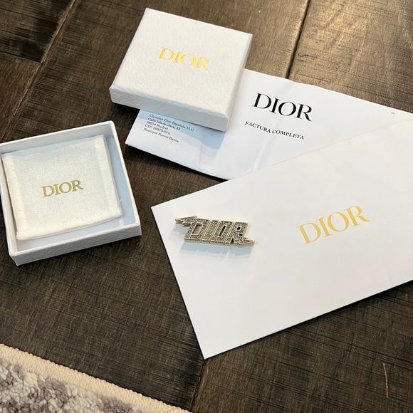 100% AUTHENTIC DIOR EMBELLISHED CHARM . Comes with the box and dust pock… - Picture 15 of 17